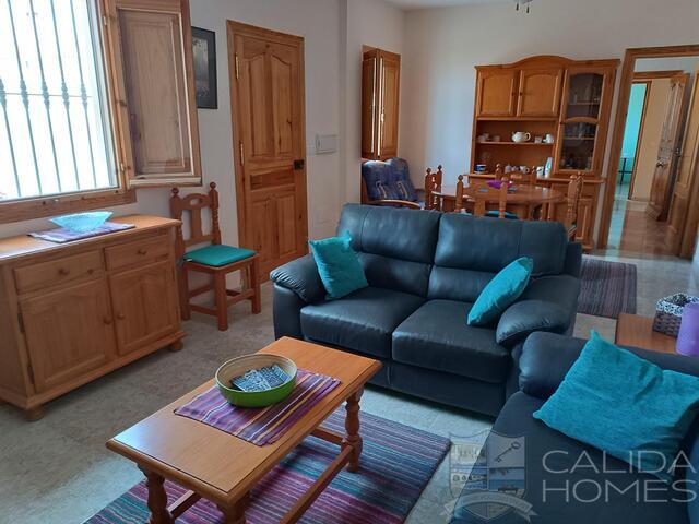 Villa Almendras: Resale Villa for Sale in Arboleas, Almería