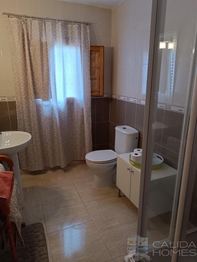 Villa Almendras: Resale Villa for Sale in Arboleas, Almería