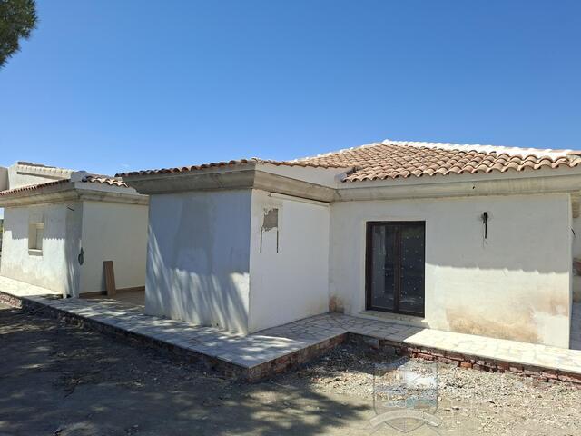 Villa Aloe: Resale Villa for Sale in Partaloa, Almería