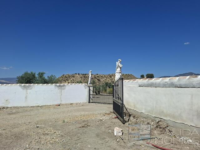 Villa Aloe: Resale Villa for Sale in Partaloa, Almería