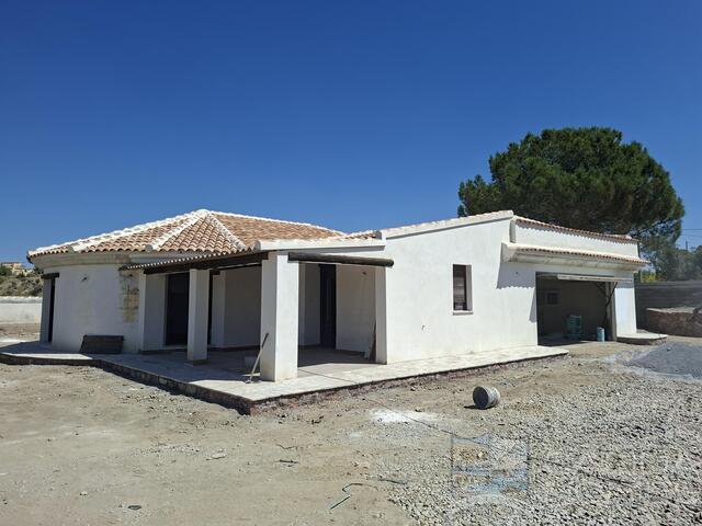 Villa Aloe: Resale Villa for Sale in Partaloa, Almería