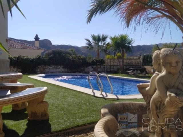 Villa Amanda : Herverkoop Villa te Koop in Arboleas, Almería