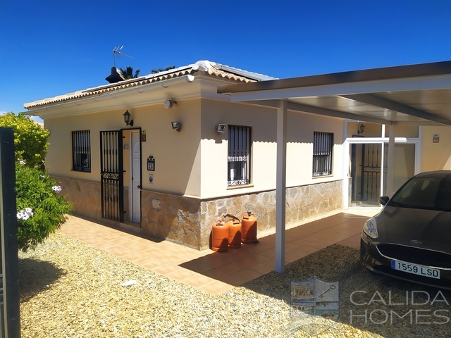 Villa Annabel: Resale Villa for Sale in Arboleas, Almería