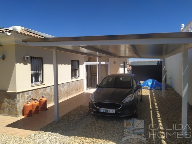 Villa Annabel: Resale Villa for Sale in Arboleas, Almería