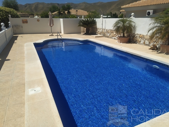 Villa Annabel: Resale Villa for Sale in Arboleas, Almería