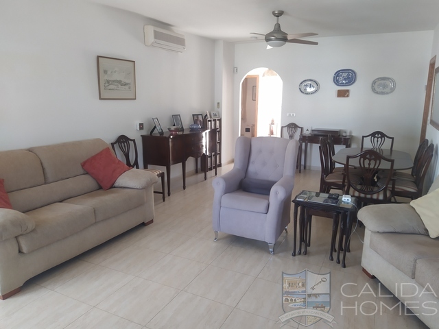 Villa Annabel: Resale Villa for Sale in Arboleas, Almería
