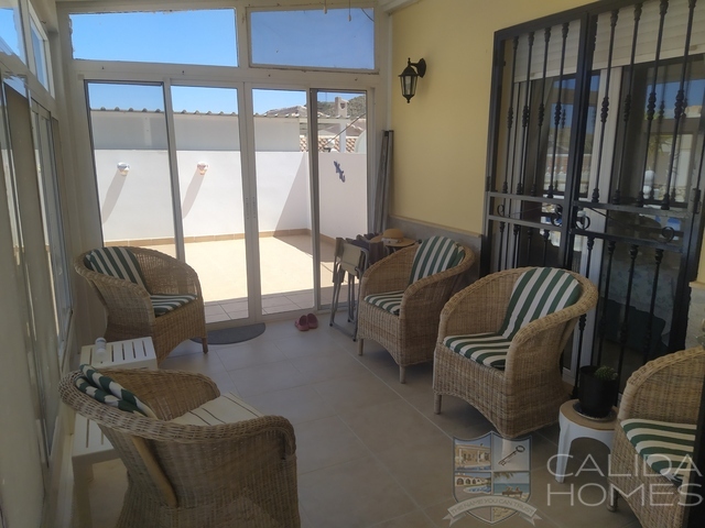 Villa Annabel: Resale Villa for Sale in Arboleas, Almería