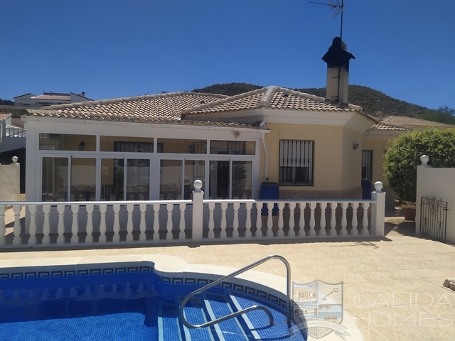 Villa Annabel: Resale Villa for Sale in Arboleas, Almería