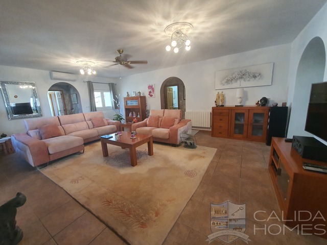 Villa Annice : Resale Villa for Sale in Oria, Almería