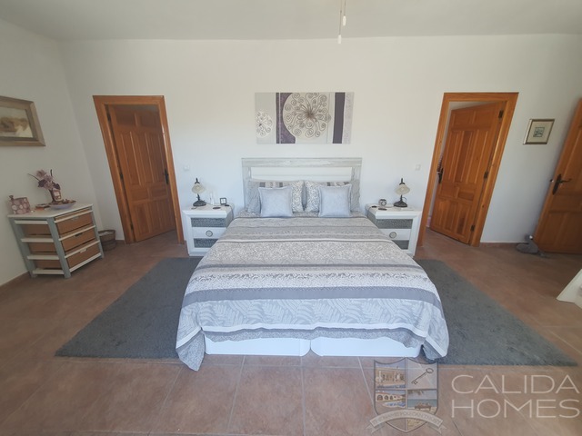 Villa Annice : Resale Villa for Sale in Oria, Almería