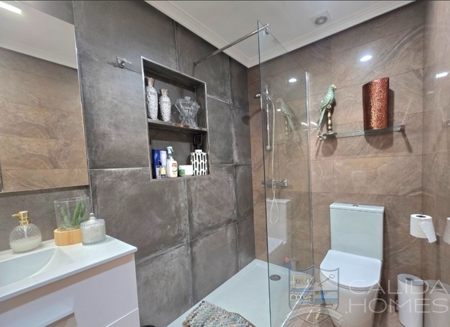 Villa Antas : Resale Villa for Sale in Antas, Almería