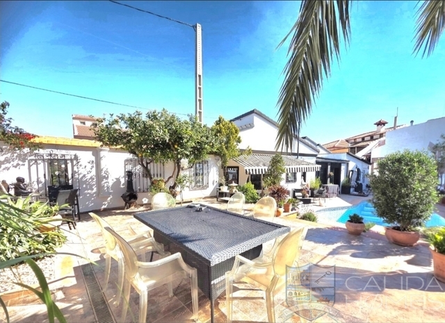 Villa Antas : Resale Villa for Sale in Antas, Almería