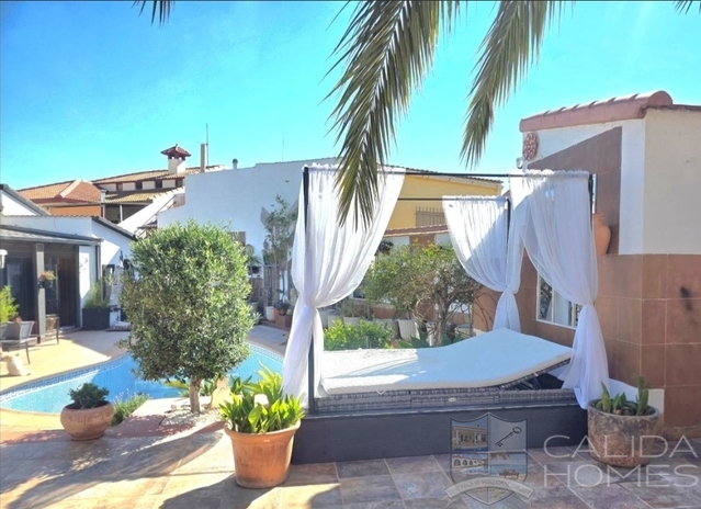 Villa Antas : Resale Villa for Sale in Antas, Almería