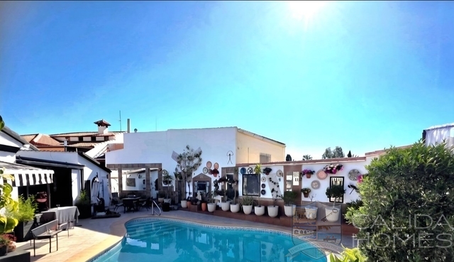 Villa Antas : Resale Villa for Sale in Antas, Almería