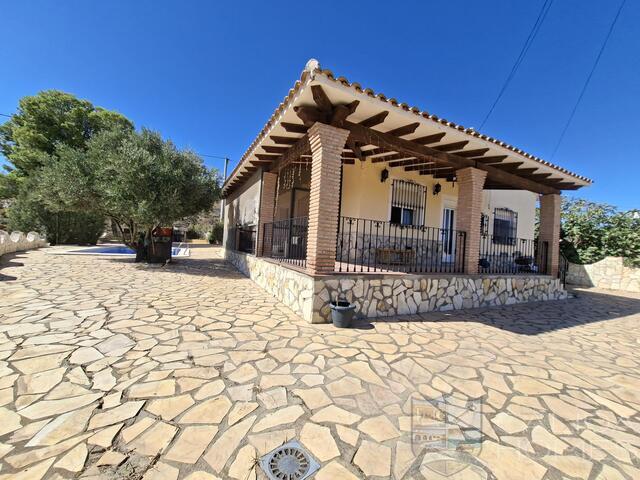 Villa Arcos : Resale Villa for Sale in Cantoria, Almería