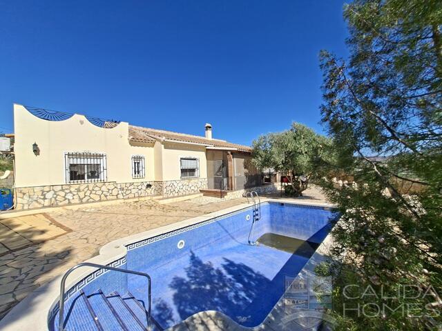 Villa Arcos : Resale Villa for Sale in Cantoria, Almería