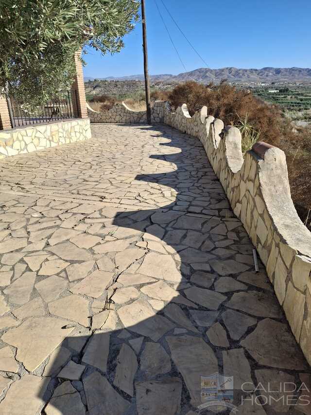 Villa Arcos : Resale Villa for Sale in Cantoria, Almería