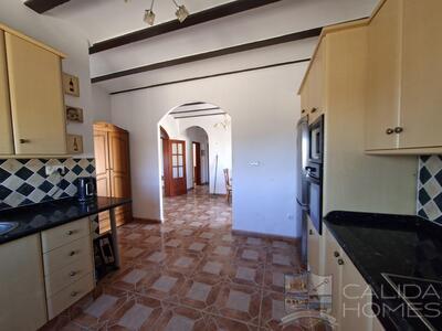 Villa Arcos : Resale Villa in Cantoria, Almería
