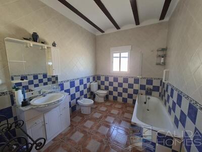 Villa Arcos : Resale Villa in Cantoria, Almería