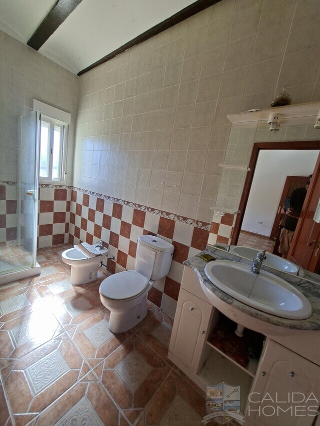 Villa Arcos : Resale Villa for Sale in Cantoria, Almería