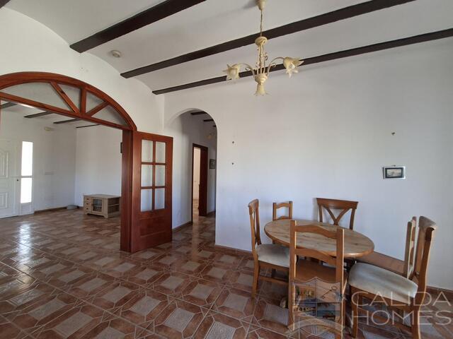 Villa Arcos : Resale Villa for Sale in Cantoria, Almería