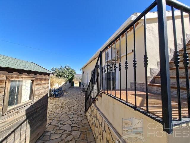 Villa Arcos : Resale Villa for Sale in Cantoria, Almería