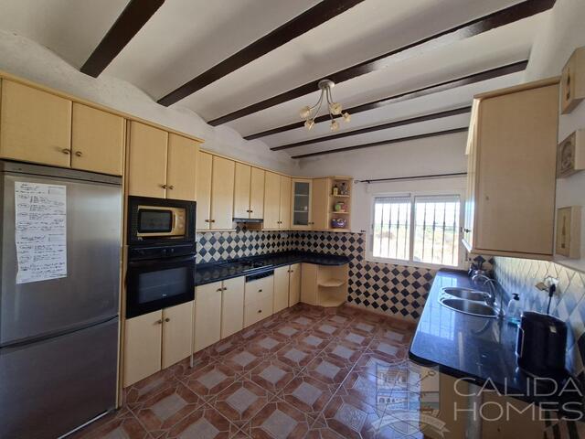 Villa Arcos : Resale Villa for Sale in Cantoria, Almería