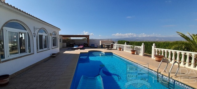 Villa Ash : Resale Villa for Sale in Albox, Almería