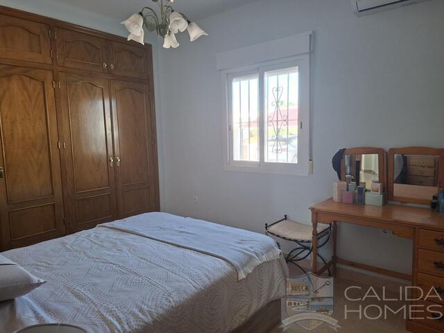 Villa Aster : Resale Villa for Sale in Albox, Almería