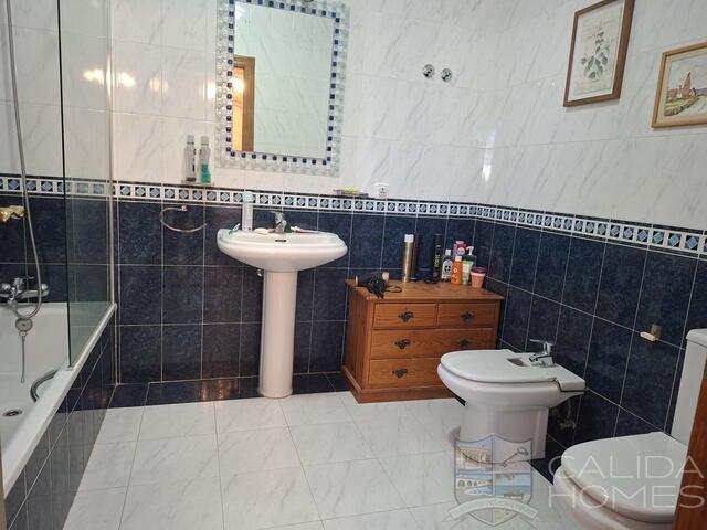 Villa Aster : Resale Villa for Sale in Albox, Almería