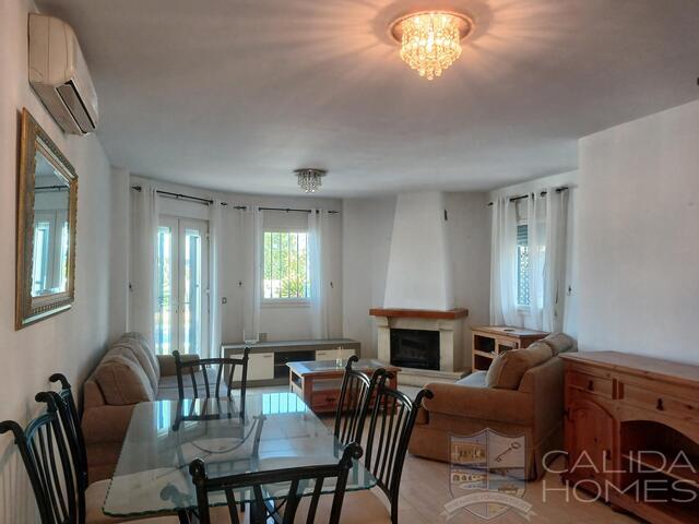 Villa Aston : Resale Villa for Sale in Arboleas, Almería