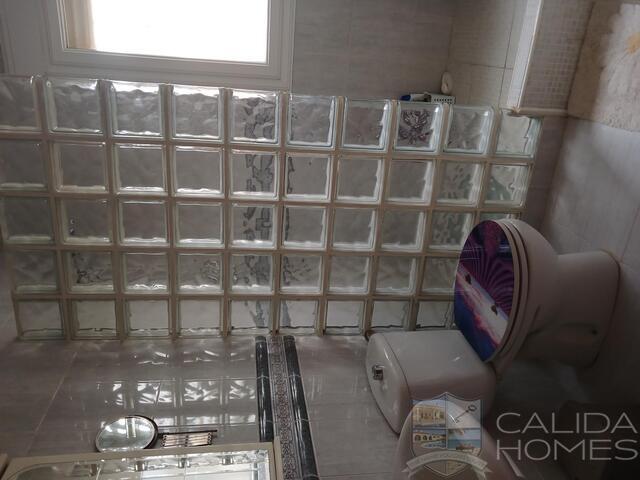 Villa Aston : Resale Villa for Sale in Arboleas, Almería