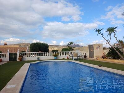 Villa Aston : Resale Villa in Arboleas, Almería