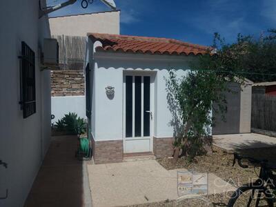 Villa Aurora: Resale Villa in Arboleas, Almería