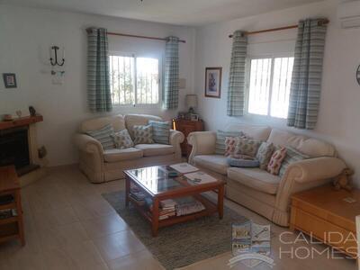 Villa Aurora: Resale Villa in Arboleas, Almería