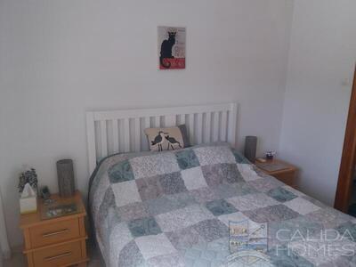 Villa Aurora: Resale Villa in Arboleas, Almería