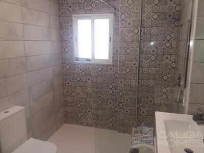 Villa Aurora: Resale Villa in Arboleas, Almería