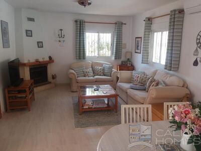 Villa Aurora: Resale Villa in Arboleas, Almería