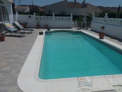 Villa Azalia: Resale Villa in Arboleas, Almería