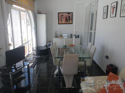 Villa Azalia: Resale Villa in Arboleas, Almería