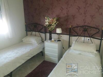 Villa Azalia: Resale Villa in Arboleas, Almería