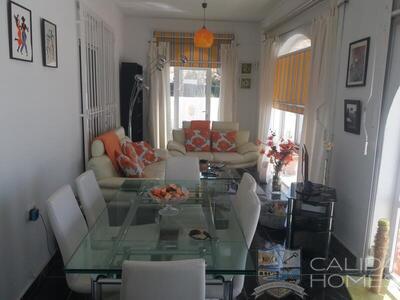 Villa Azalia: Resale Villa in Arboleas, Almería