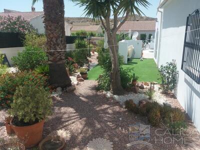Villa Azalia: Resale Villa in Arboleas, Almería