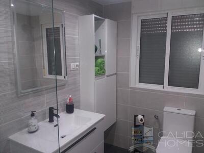Villa Azalia: Resale Villa in Arboleas, Almería