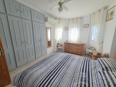 Villa Azul Fresco: Resale Villa in Arboleas, Almería