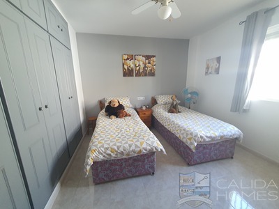 Villa Azul Fresco: Resale Villa in Arboleas, Almería
