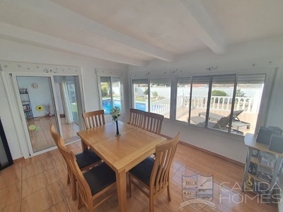 Villa Azul Fresco: Resale Villa in Arboleas, Almería