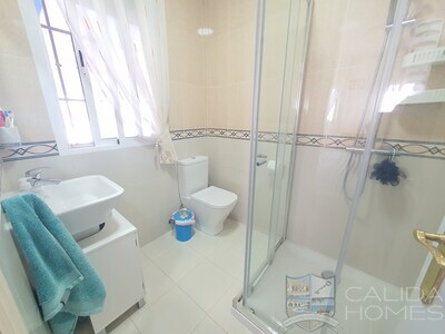 Villa Azul Fresco: Resale Villa in Arboleas, Almería