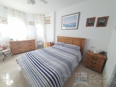 Villa Azul Fresco: Resale Villa in Arboleas, Almería