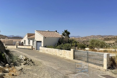 Villa Begonia : Herverkoop Villa in Arboleas, Almería